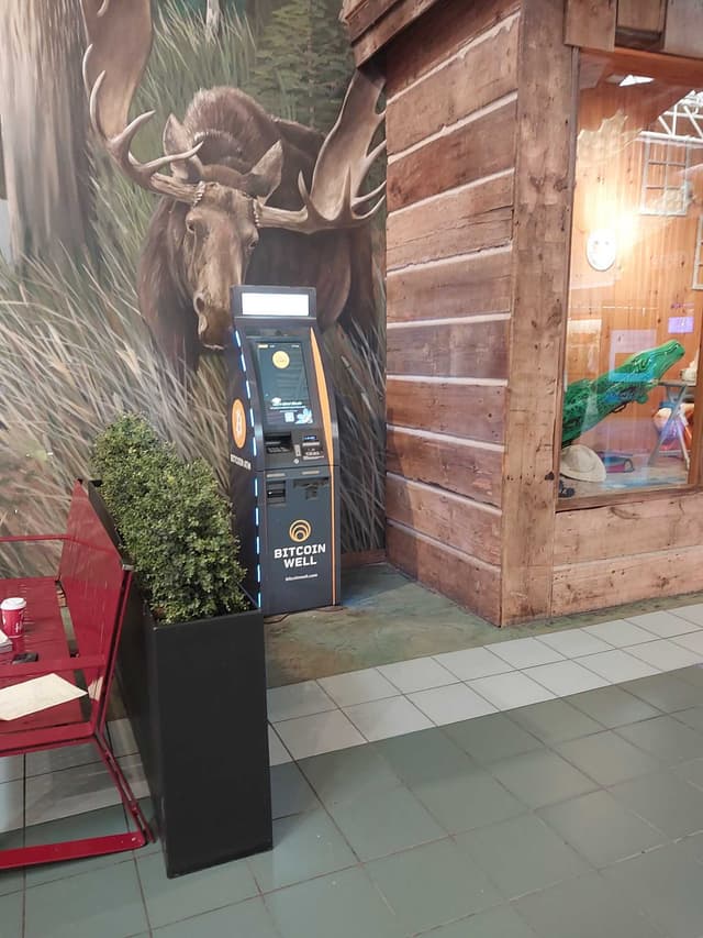 Finding the ATM at Vaughan Mills